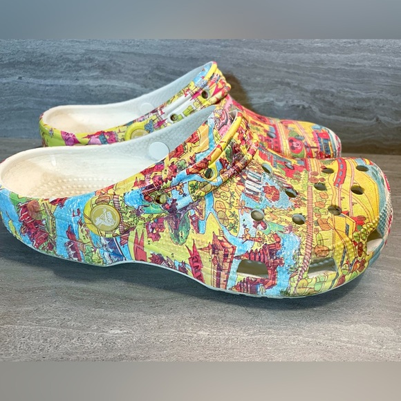 Disney Vault Collection Crocs 50th Anniversary Magic Kingdom Size 9 - Picture 4 of 10